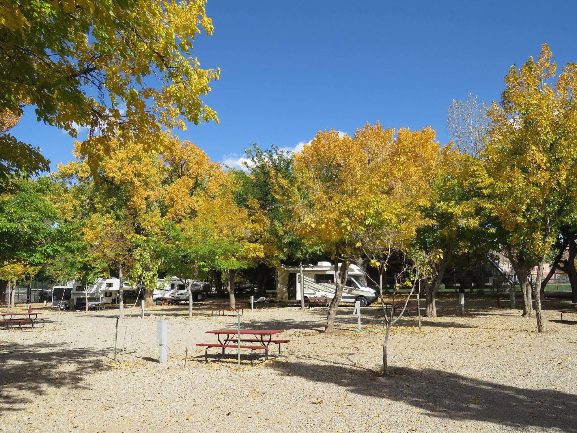 Sun Outdoors Moab Downtown Hotel Luaran gambar